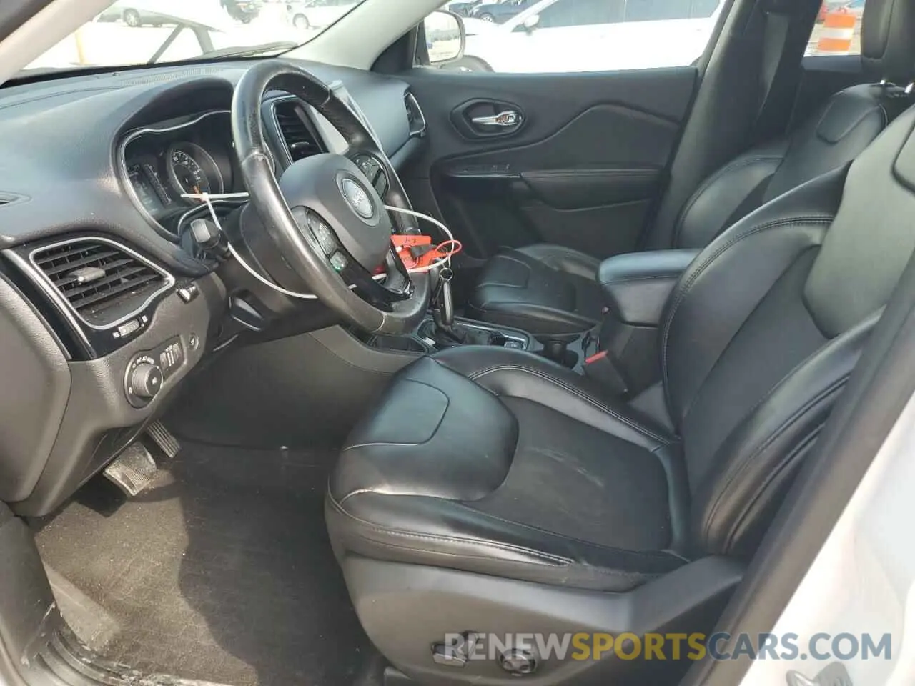 7 Photograph of a damaged car 1C4PJLLB1KD338738 JEEP GRAND CHER 2019