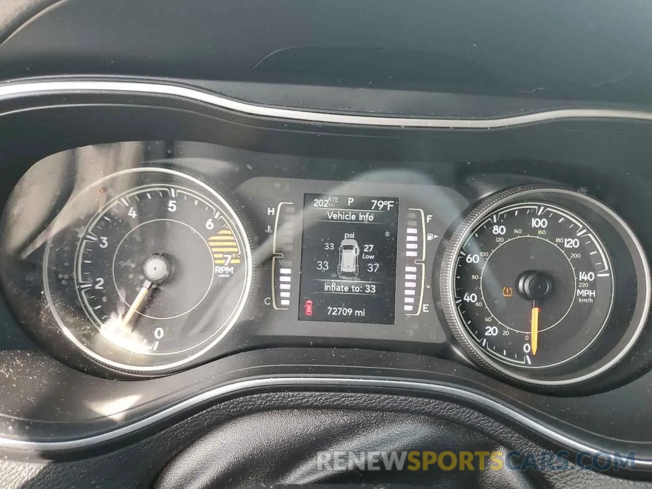 9 Photograph of a damaged car 1C4PJLLB1KD338738 JEEP GRAND CHER 2019