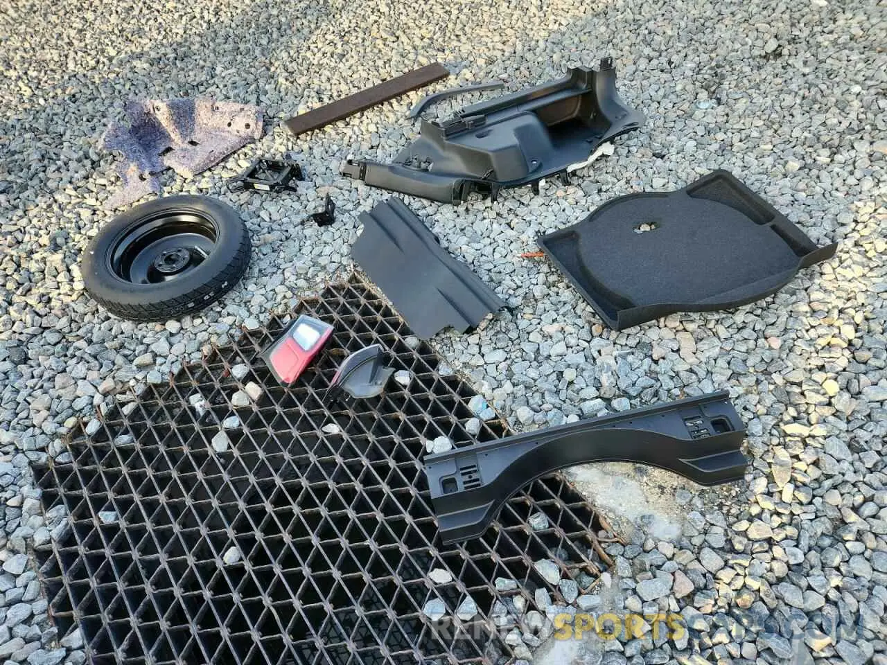 13 Photograph of a damaged car 1C4PJLLB2KD202411 JEEP GRAND CHER 2019