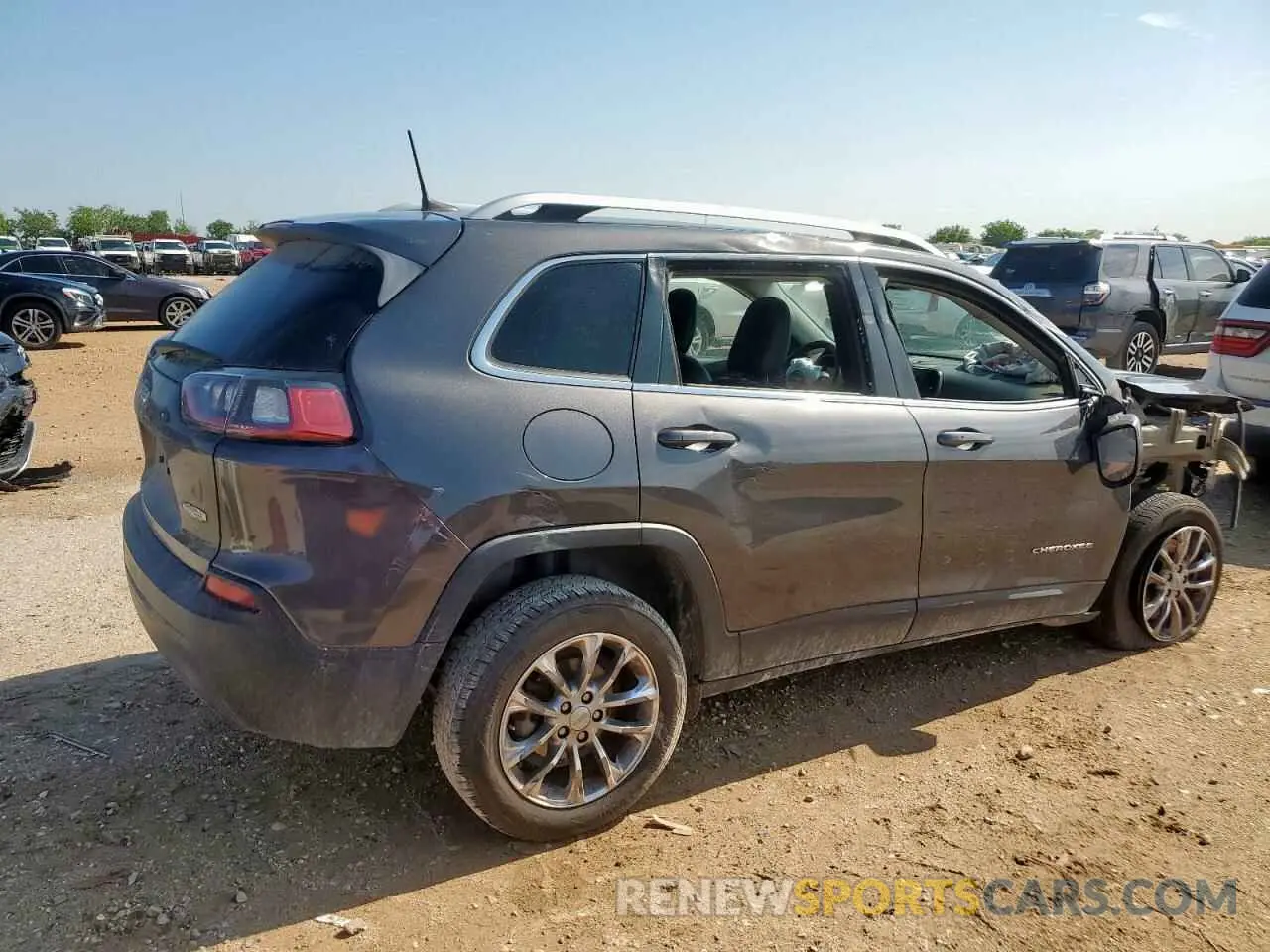 3 Photograph of a damaged car 1C4PJLLB2KD226367 JEEP GRAND CHER 2019