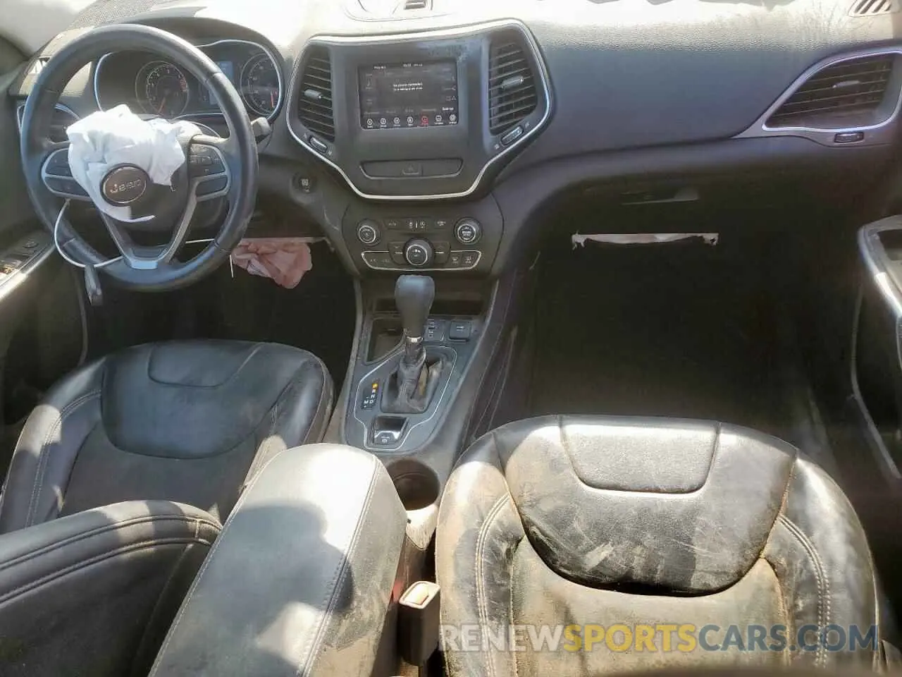 8 Photograph of a damaged car 1C4PJLLB2KD226367 JEEP GRAND CHER 2019