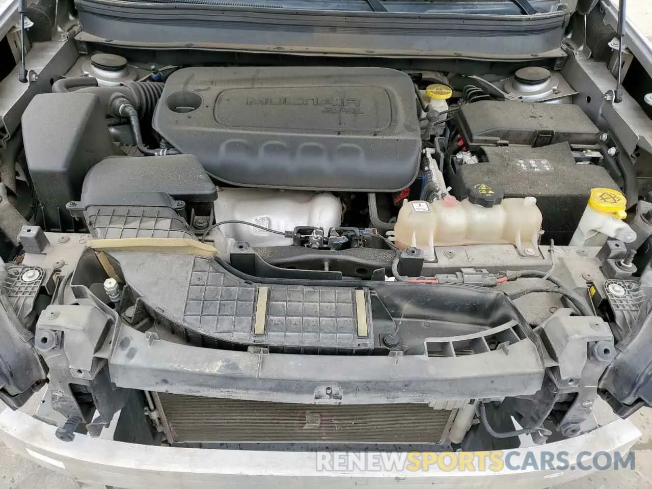 11 Photograph of a damaged car 1C4PJLLB2KD333533 JEEP GRAND CHER 2019