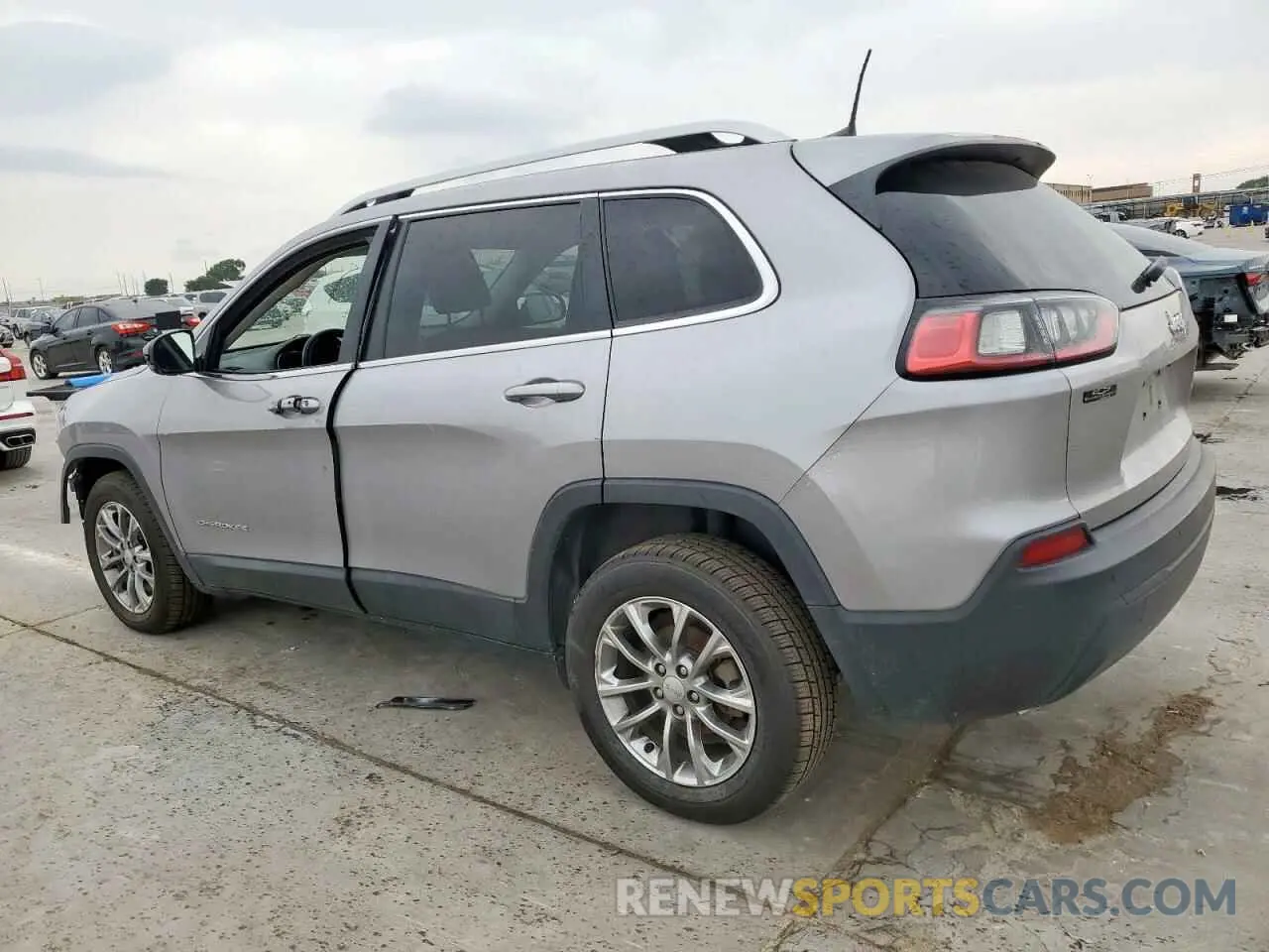 2 Photograph of a damaged car 1C4PJLLB2KD333533 JEEP GRAND CHER 2019