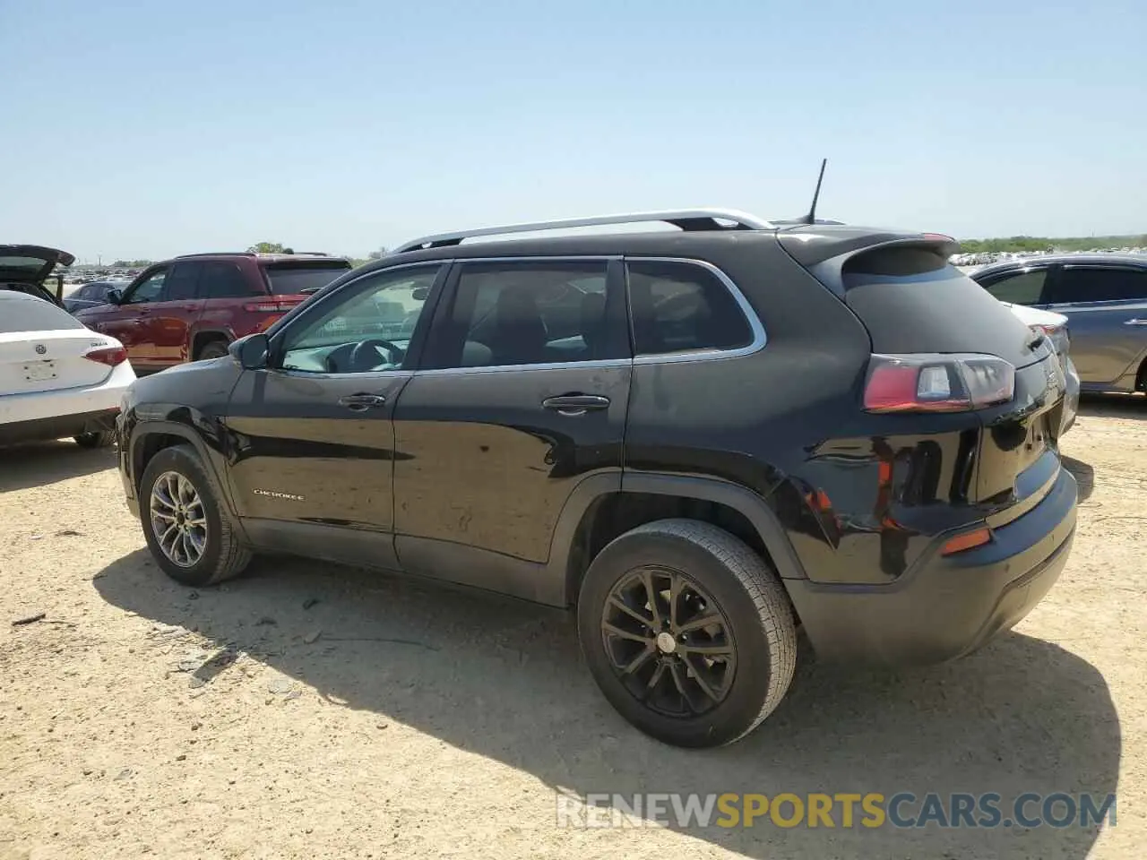 2 Photograph of a damaged car 1C4PJLLB2KD358108 JEEP GRAND CHER 2019
