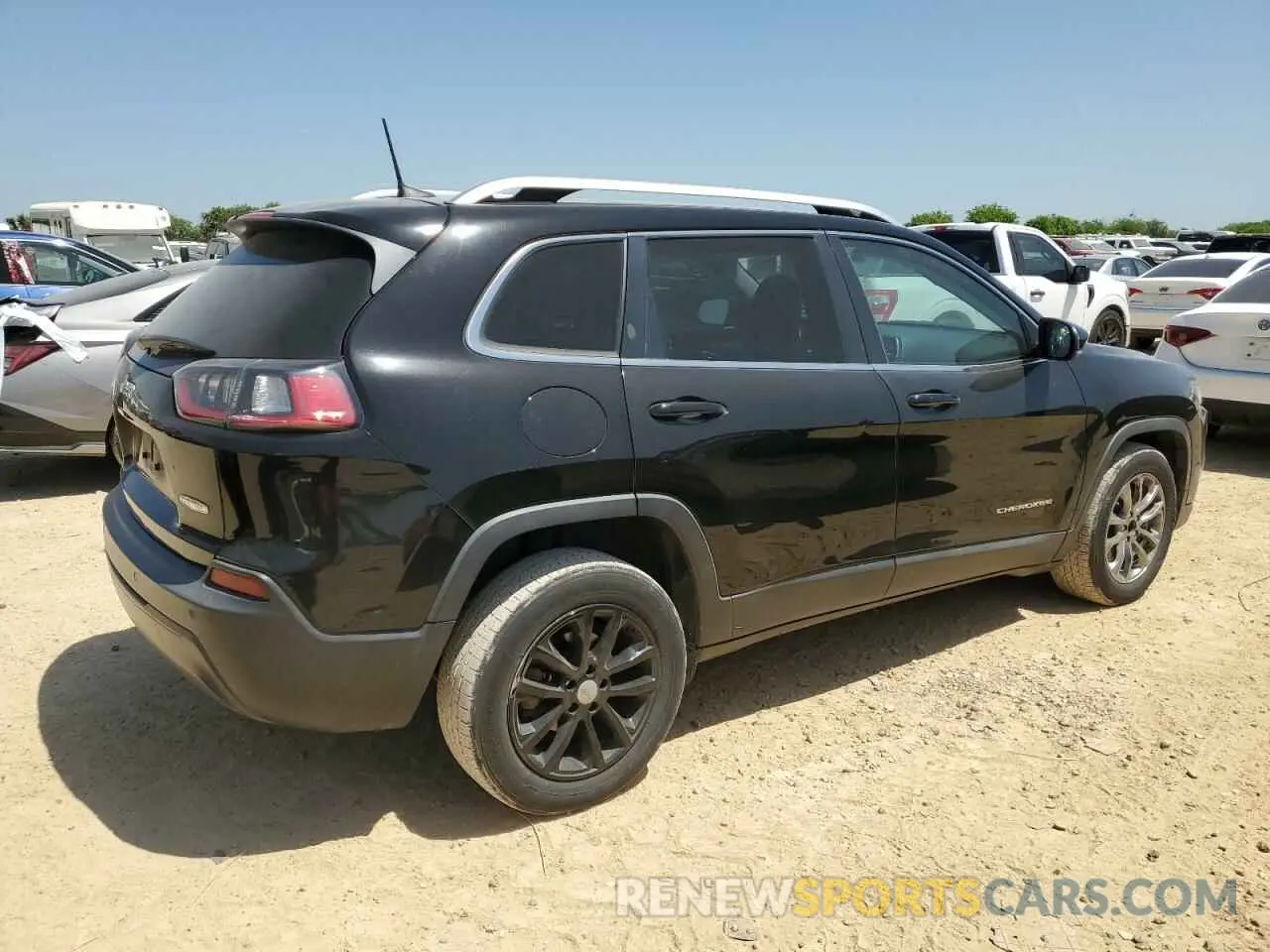 3 Photograph of a damaged car 1C4PJLLB2KD358108 JEEP GRAND CHER 2019