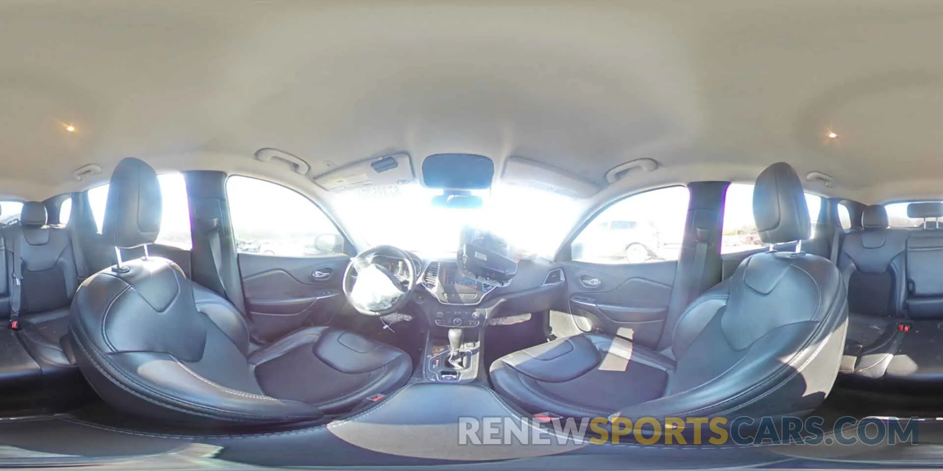 14 Photograph of a damaged car 1C4PJLLB2KD393344 JEEP GRAND CHER 2019