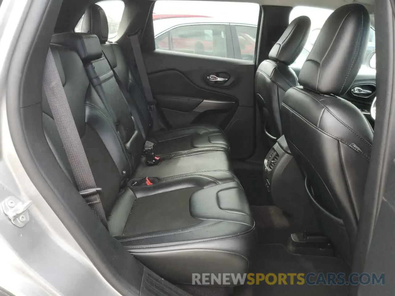 11 Photograph of a damaged car 1C4PJLLB3KD154529 JEEP GRAND CHER 2019