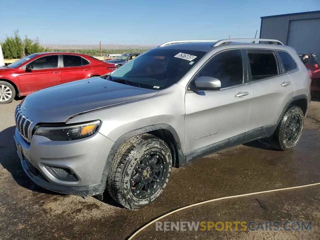 1 Photograph of a damaged car 1C4PJLLB3KD187112 JEEP GRAND CHER 2019