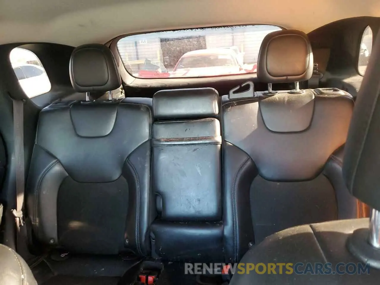 10 Photograph of a damaged car 1C4PJLLB3KD187112 JEEP GRAND CHER 2019