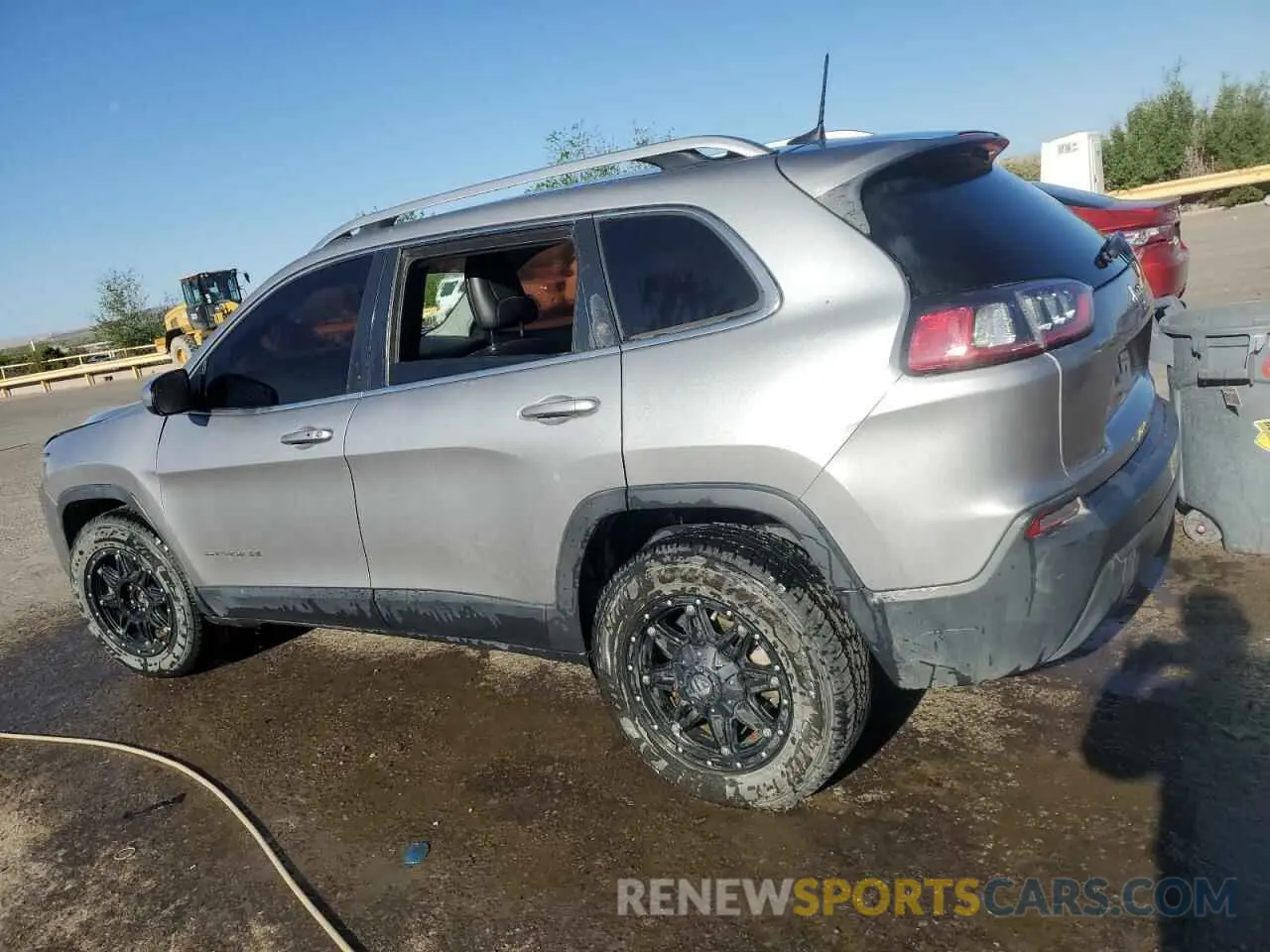 2 Photograph of a damaged car 1C4PJLLB3KD187112 JEEP GRAND CHER 2019