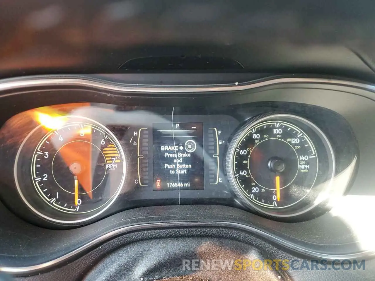 9 Photograph of a damaged car 1C4PJLLB3KD187112 JEEP GRAND CHER 2019