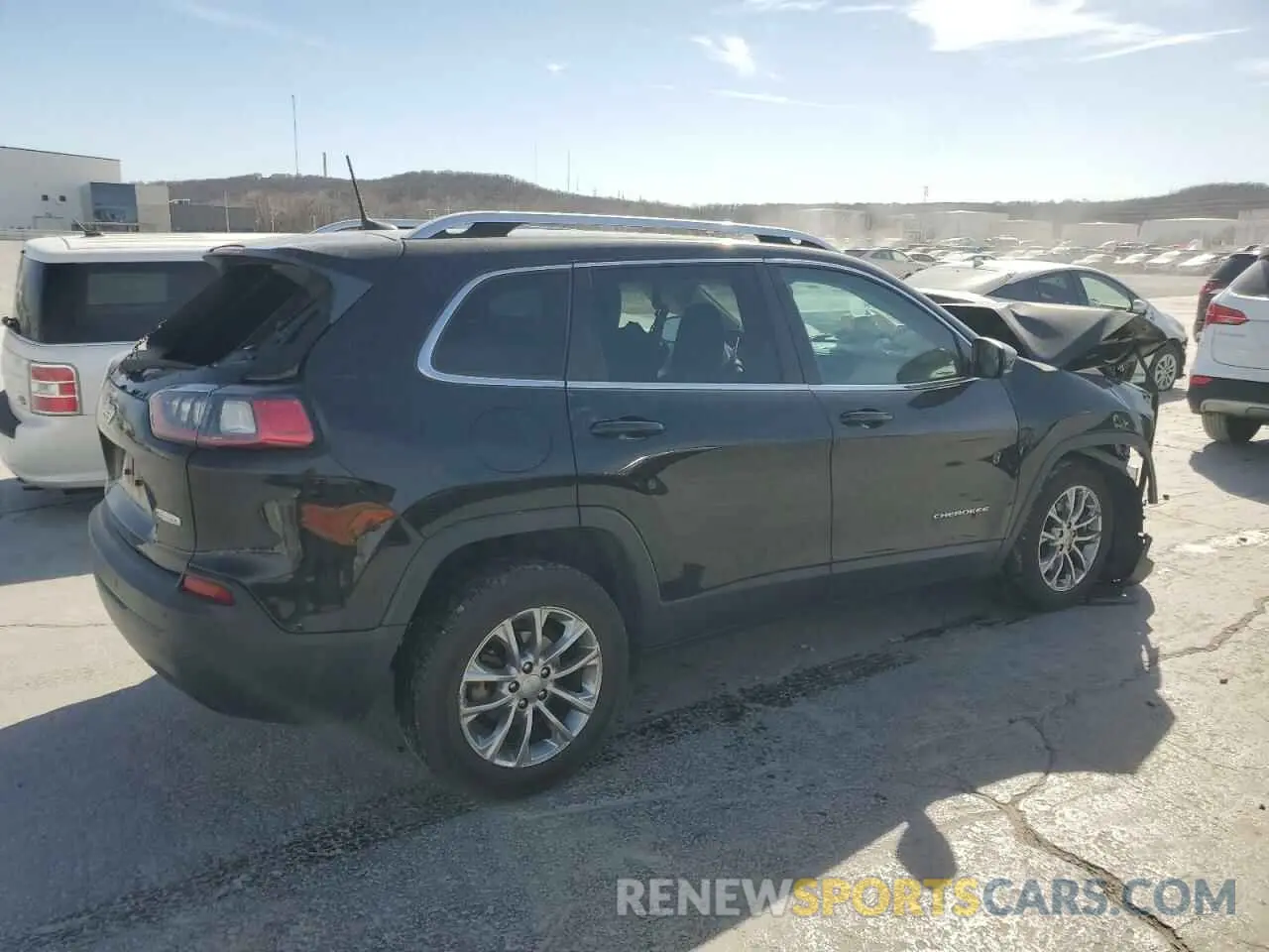 3 Photograph of a damaged car 1C4PJLLB3KD247681 JEEP GRAND CHER 2019