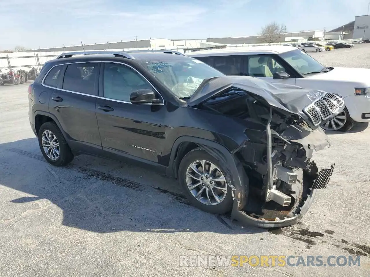 4 Photograph of a damaged car 1C4PJLLB3KD247681 JEEP GRAND CHER 2019