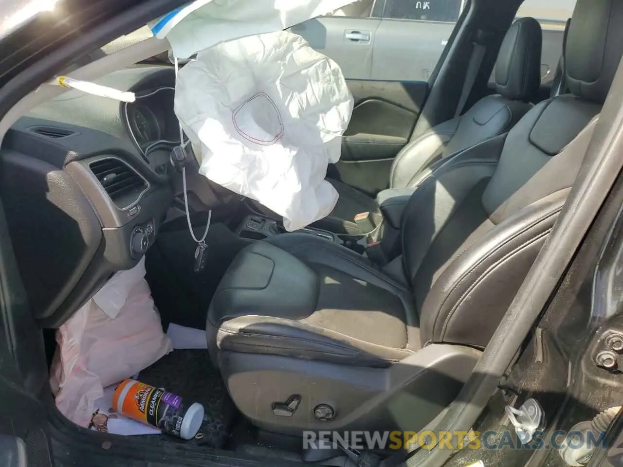 7 Photograph of a damaged car 1C4PJLLB3KD247681 JEEP GRAND CHER 2019