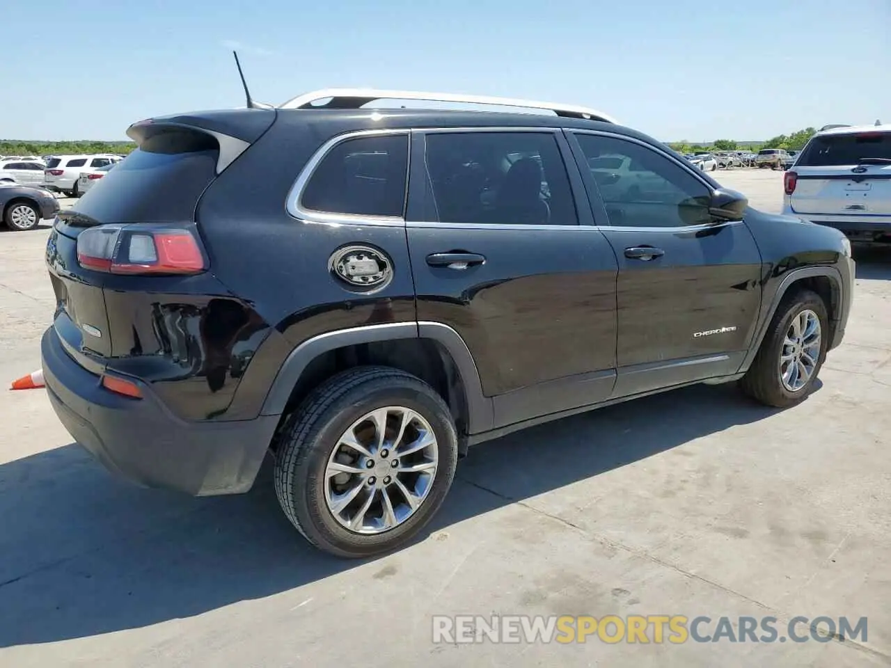 3 Photograph of a damaged car 1C4PJLLB3KD301173 JEEP GRAND CHER 2019