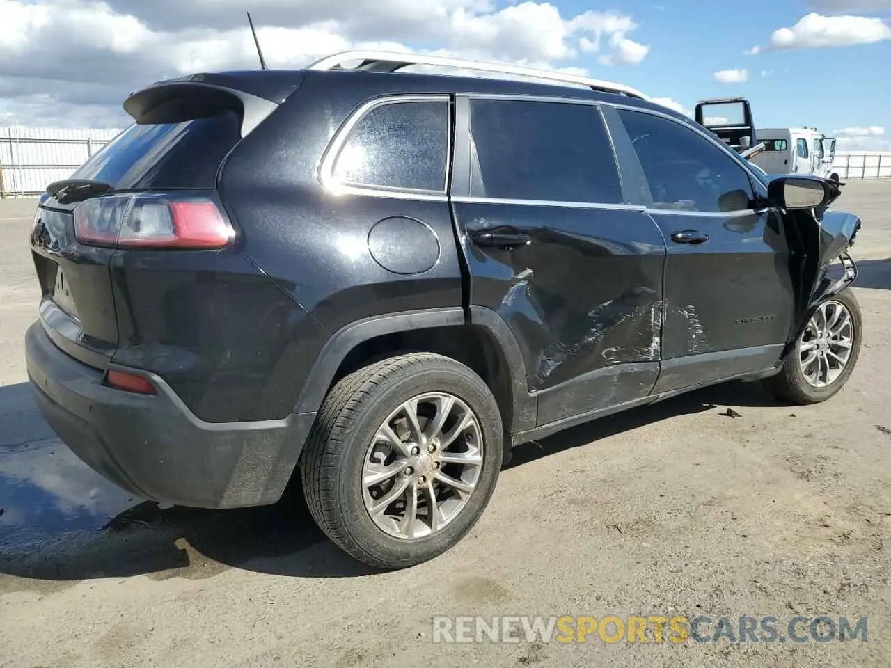 3 Photograph of a damaged car 1C4PJLLB5KD110886 JEEP GRAND CHER 2019