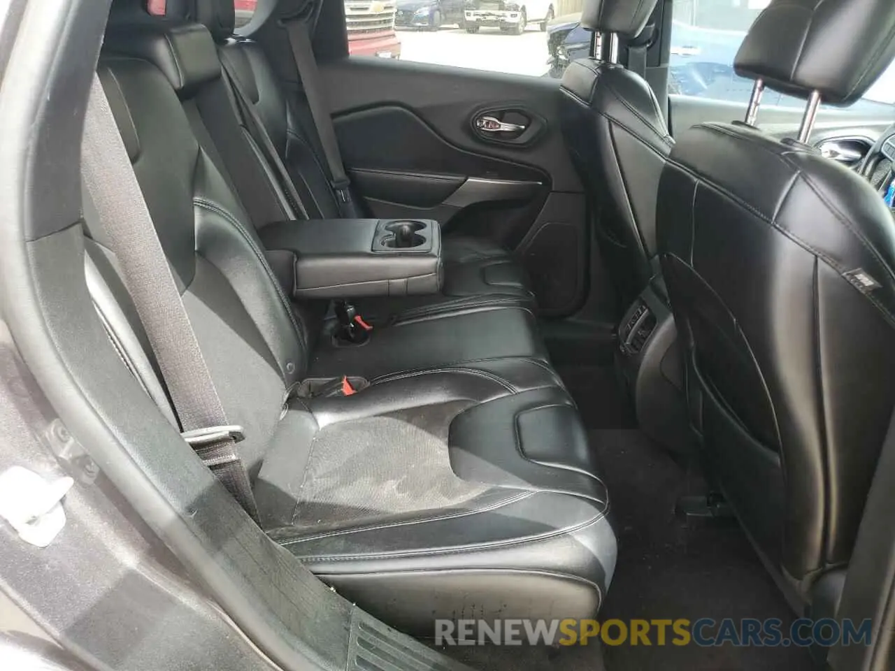 11 Photograph of a damaged car 1C4PJLLB5KD202922 JEEP GRAND CHER 2019
