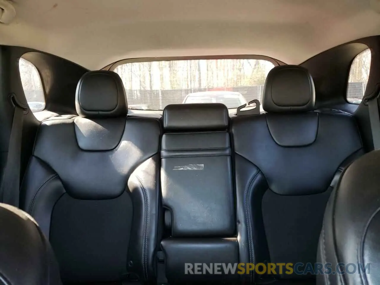 10 Photograph of a damaged car 1C4PJLLB5KD348737 JEEP GRAND CHER 2019