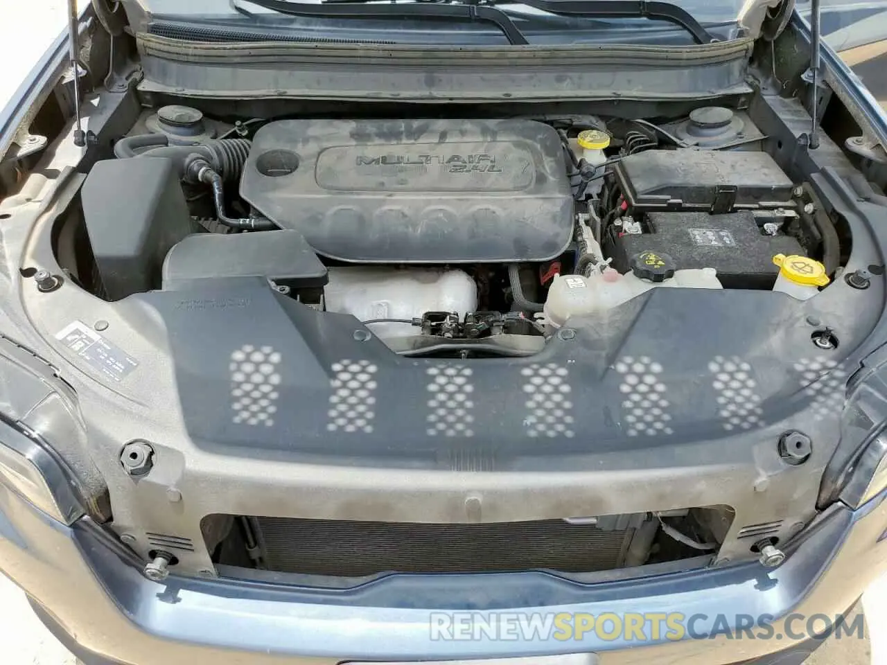12 Photograph of a damaged car 1C4PJLLB5KD383813 JEEP GRAND CHER 2019