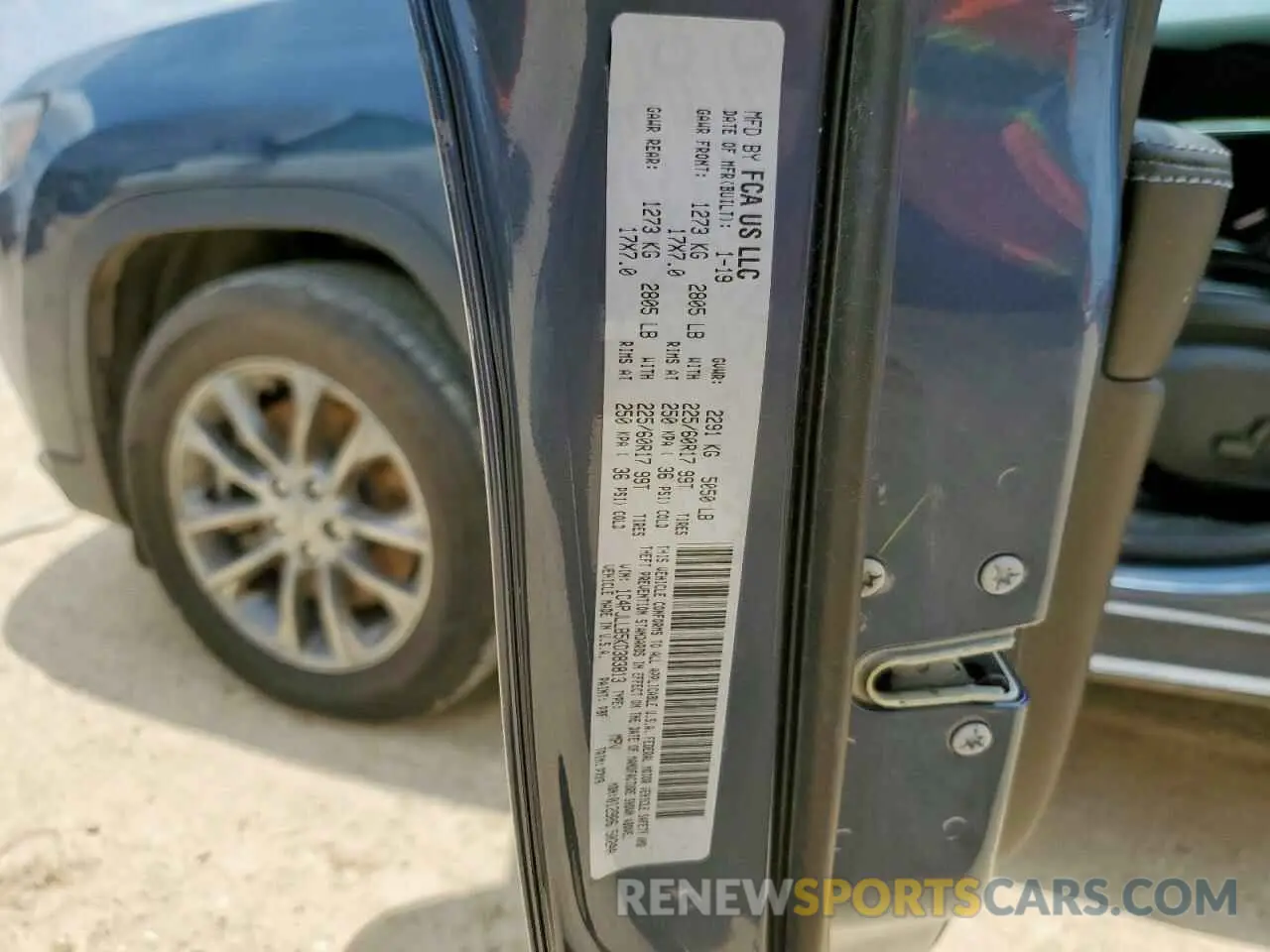 13 Photograph of a damaged car 1C4PJLLB5KD383813 JEEP GRAND CHER 2019