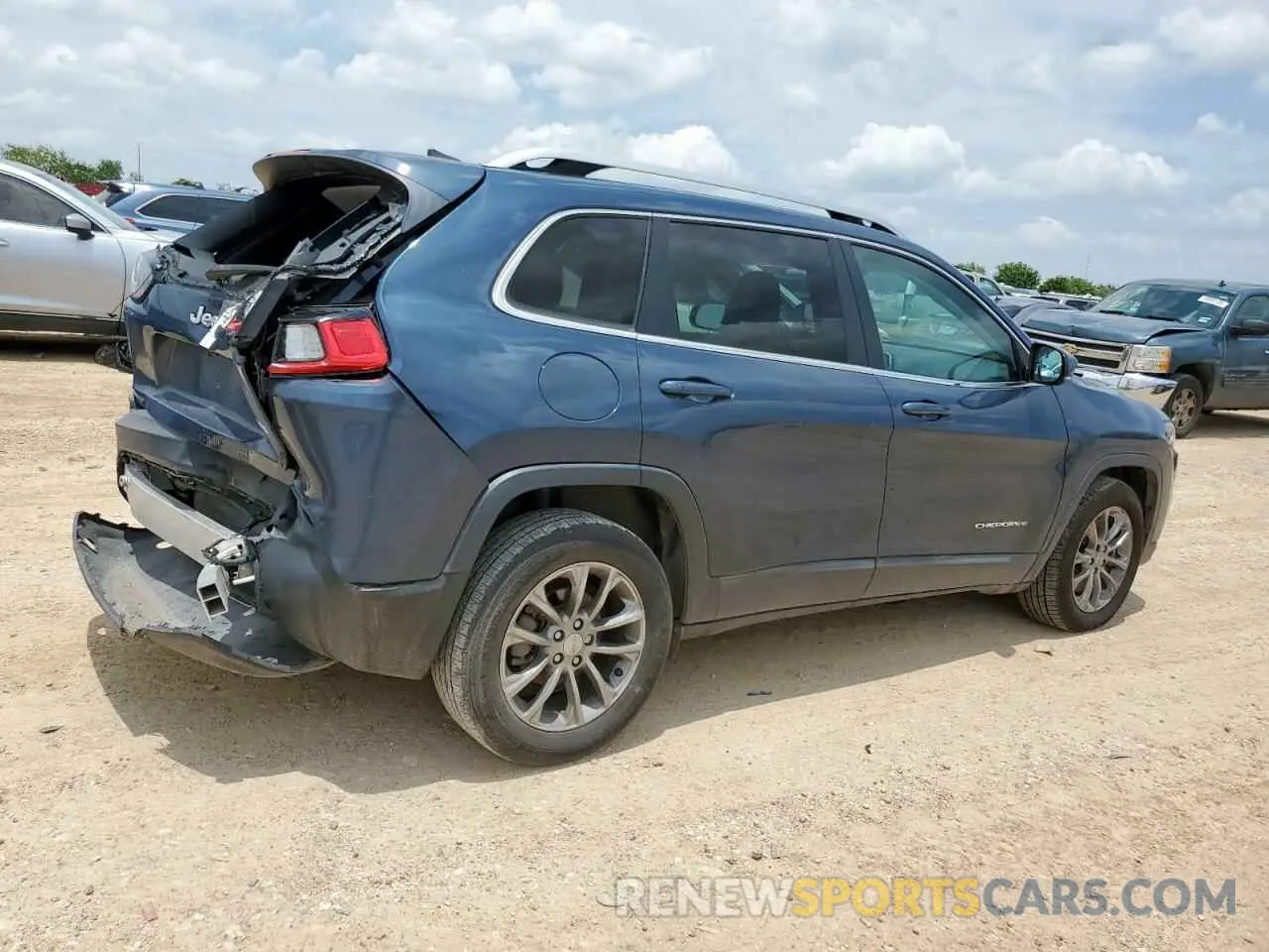 3 Photograph of a damaged car 1C4PJLLB5KD383813 JEEP GRAND CHER 2019