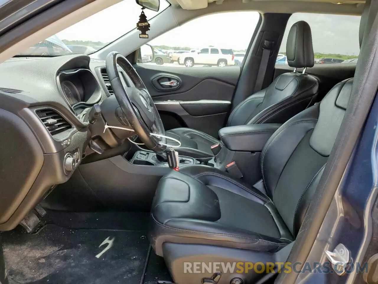 7 Photograph of a damaged car 1C4PJLLB5KD383813 JEEP GRAND CHER 2019