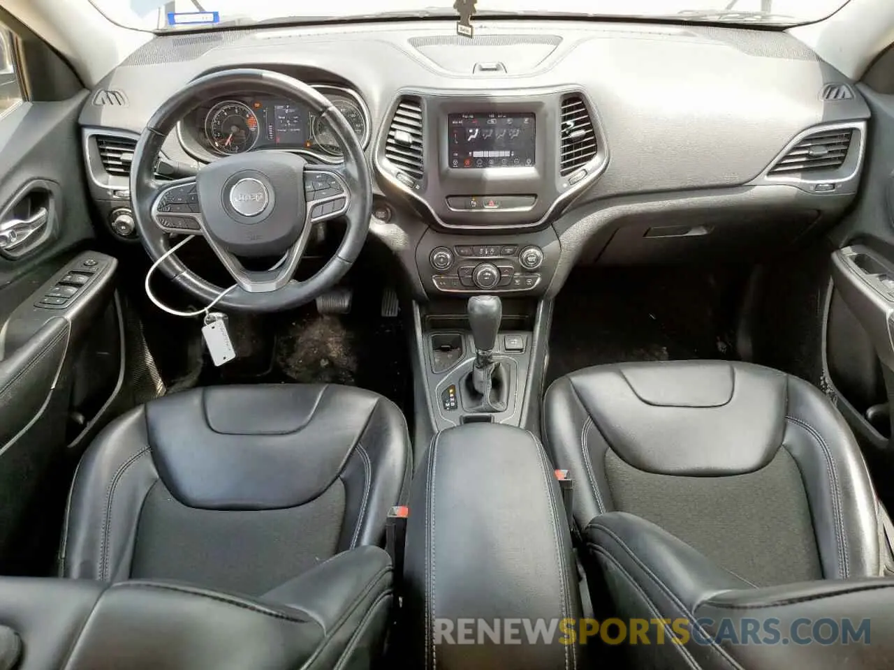 8 Photograph of a damaged car 1C4PJLLB5KD383813 JEEP GRAND CHER 2019
