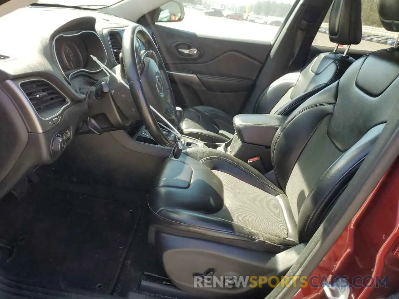 7 Photograph of a damaged car 1C4PJLLB5KD466402 JEEP GRAND CHER 2019