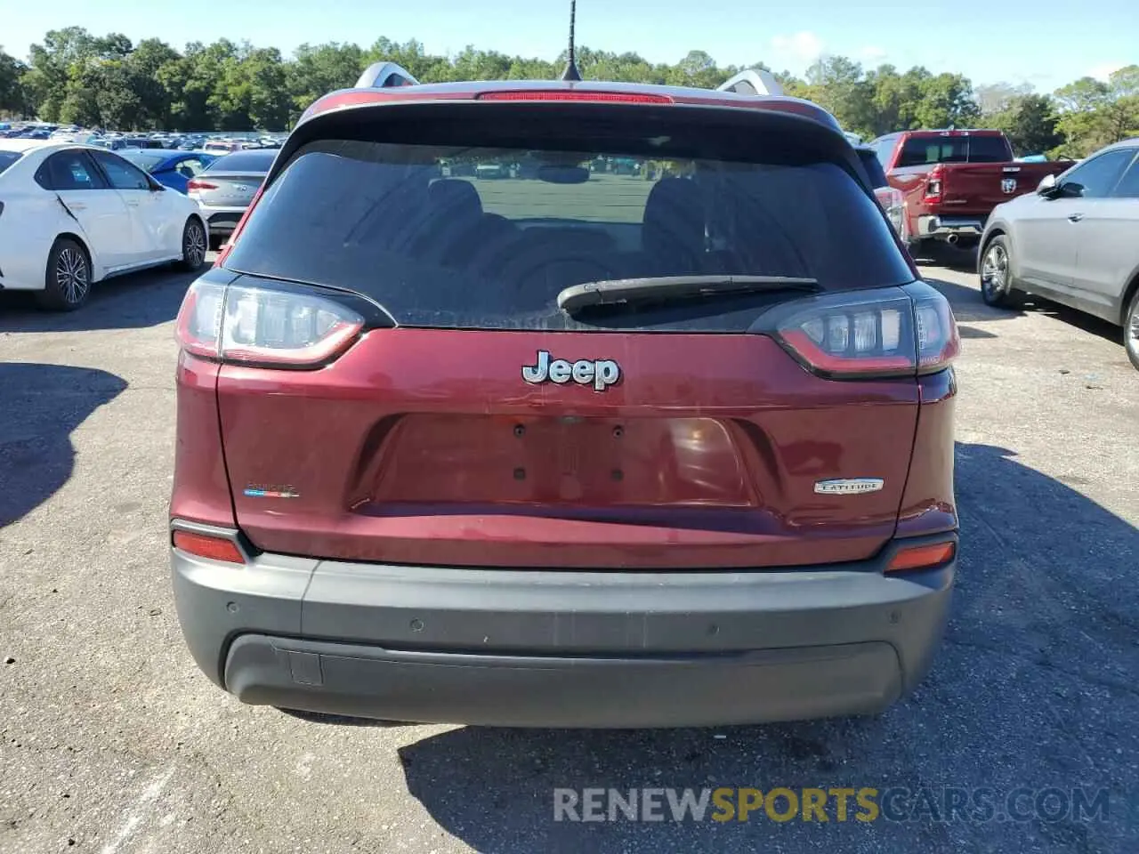 6 Photograph of a damaged car 1C4PJLLB6KD266967 JEEP GRAND CHER 2019