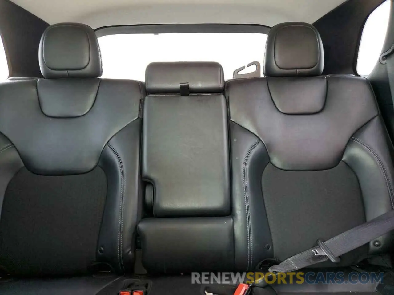10 Photograph of a damaged car 1C4PJLLB6KD462794 JEEP GRAND CHER 2019