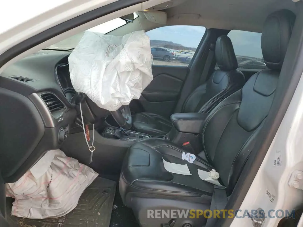 7 Photograph of a damaged car 1C4PJLLB6KD462794 JEEP GRAND CHER 2019