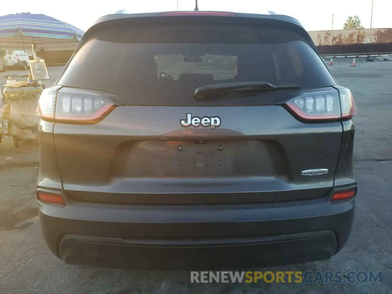 6 Photograph of a damaged car 1C4PJLLB7KD204252 JEEP GRAND CHER 2019