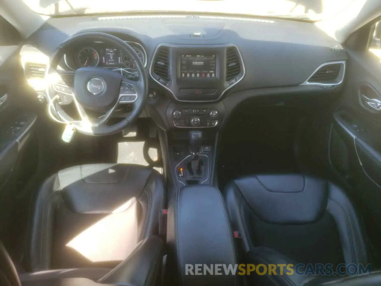 8 Photograph of a damaged car 1C4PJLLB7KD205904 JEEP GRAND CHER 2019