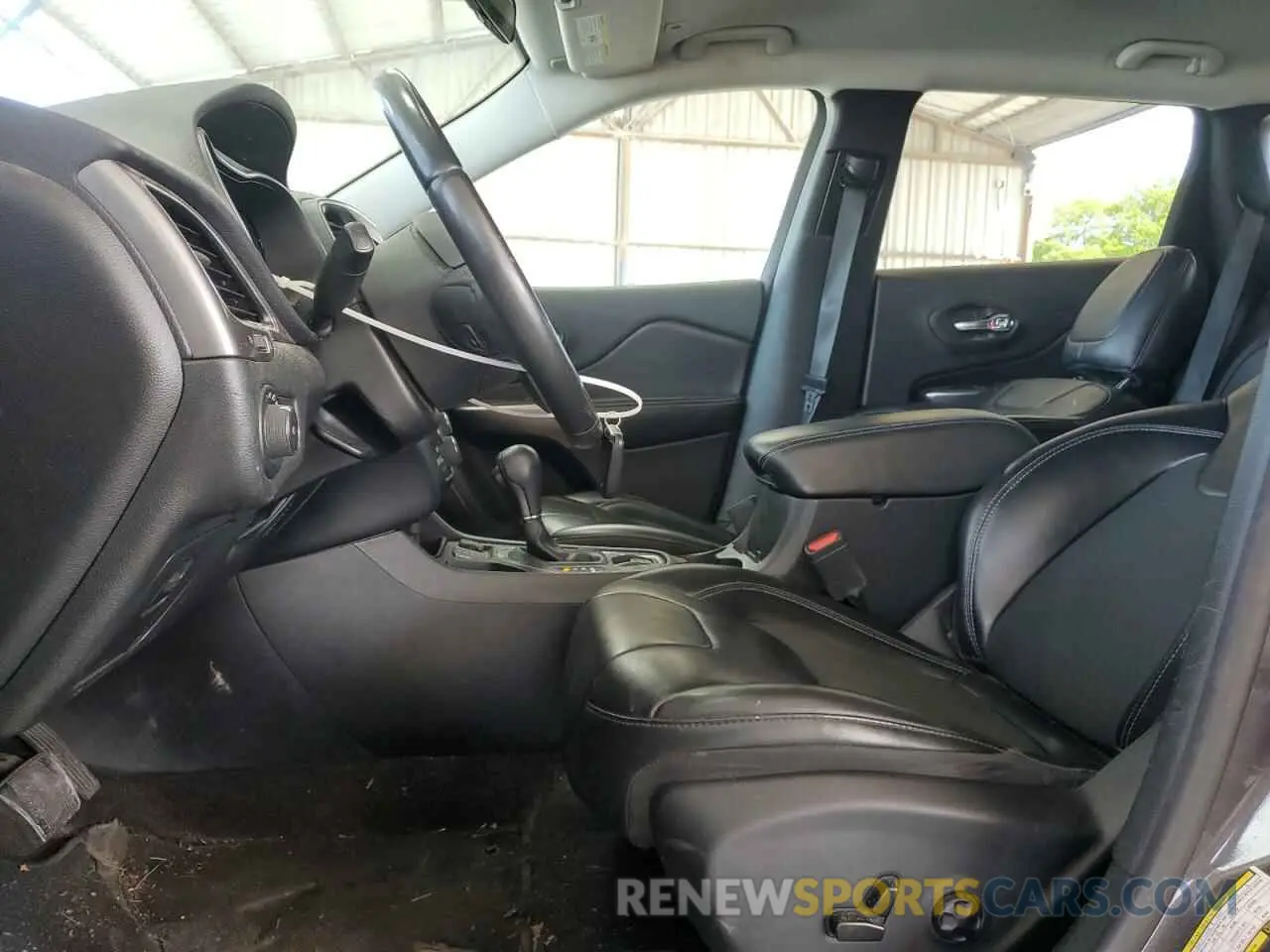 7 Photograph of a damaged car 1C4PJLLB7KD241334 JEEP GRAND CHER 2019