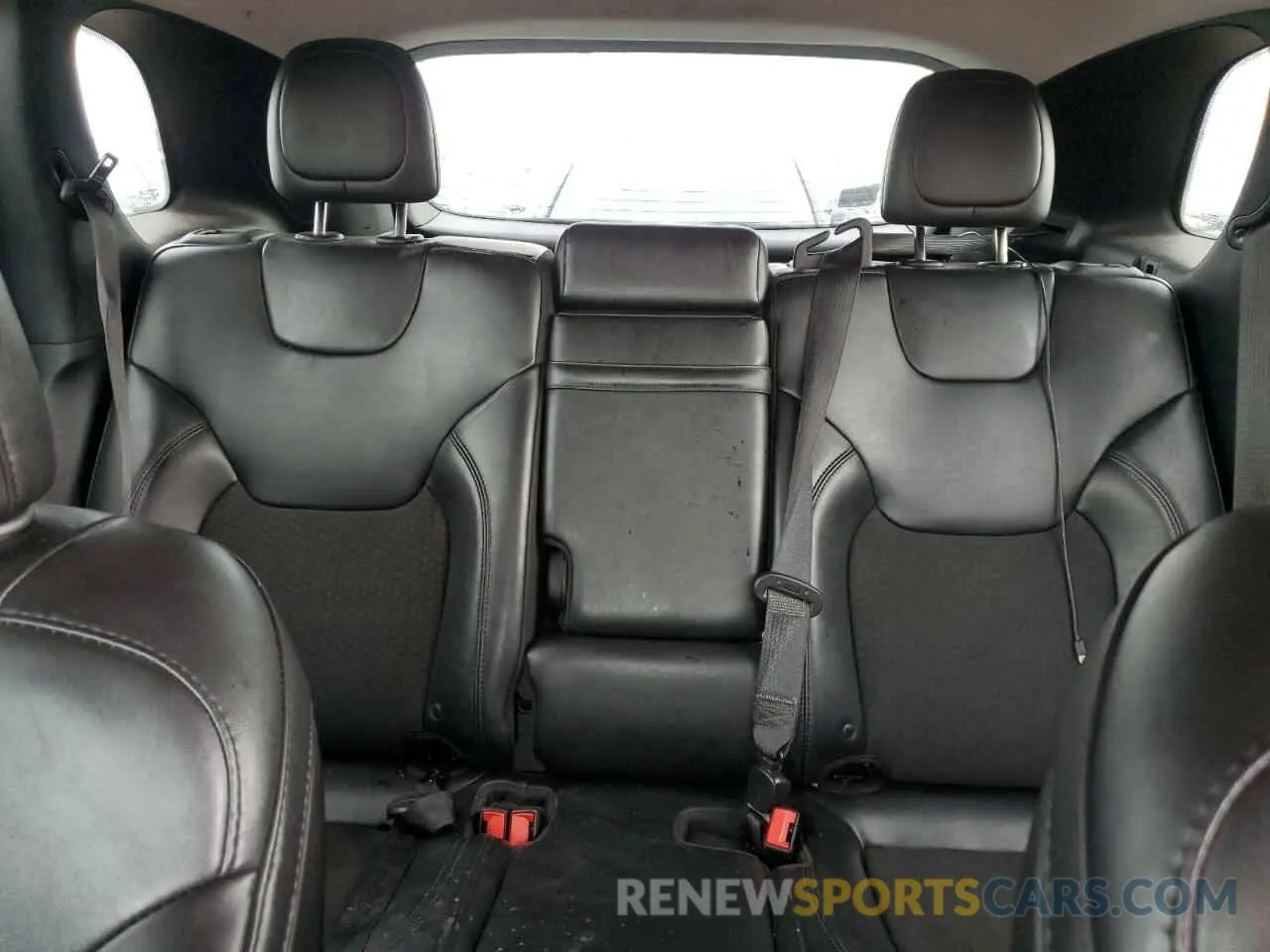 10 Photograph of a damaged car 1C4PJLLB7KD286063 JEEP GRAND CHER 2019