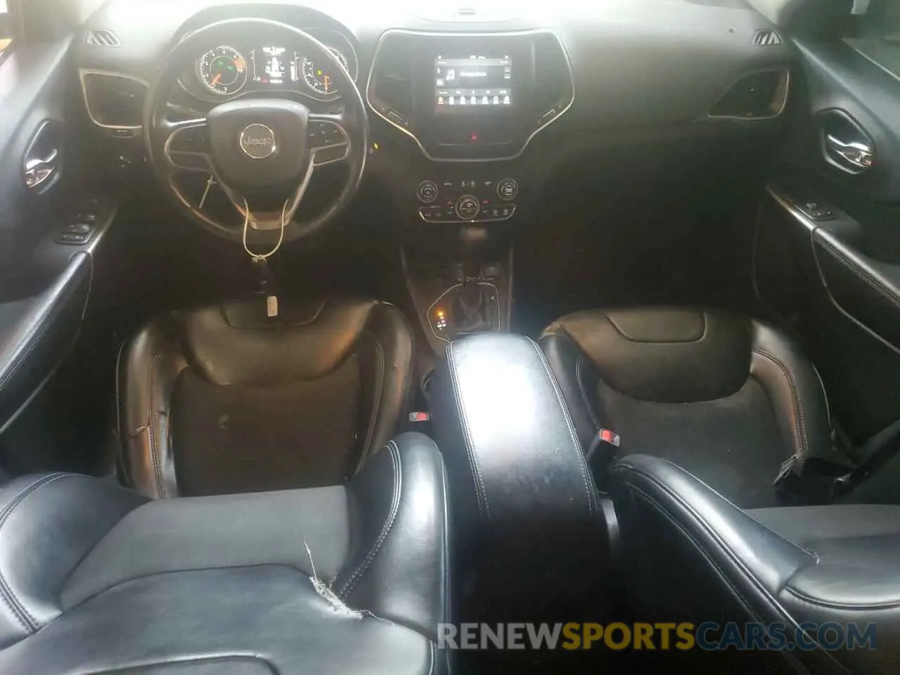 8 Photograph of a damaged car 1C4PJLLB8KD144983 JEEP GRAND CHER 2019