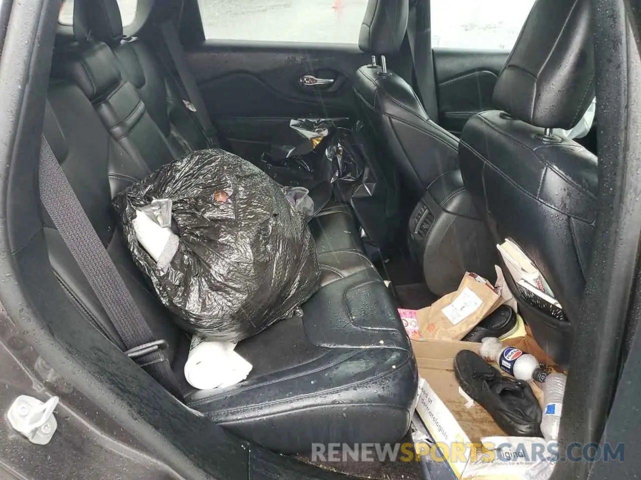 11 Photograph of a damaged car 1C4PJLLB8KD151576 JEEP GRAND CHER 2019