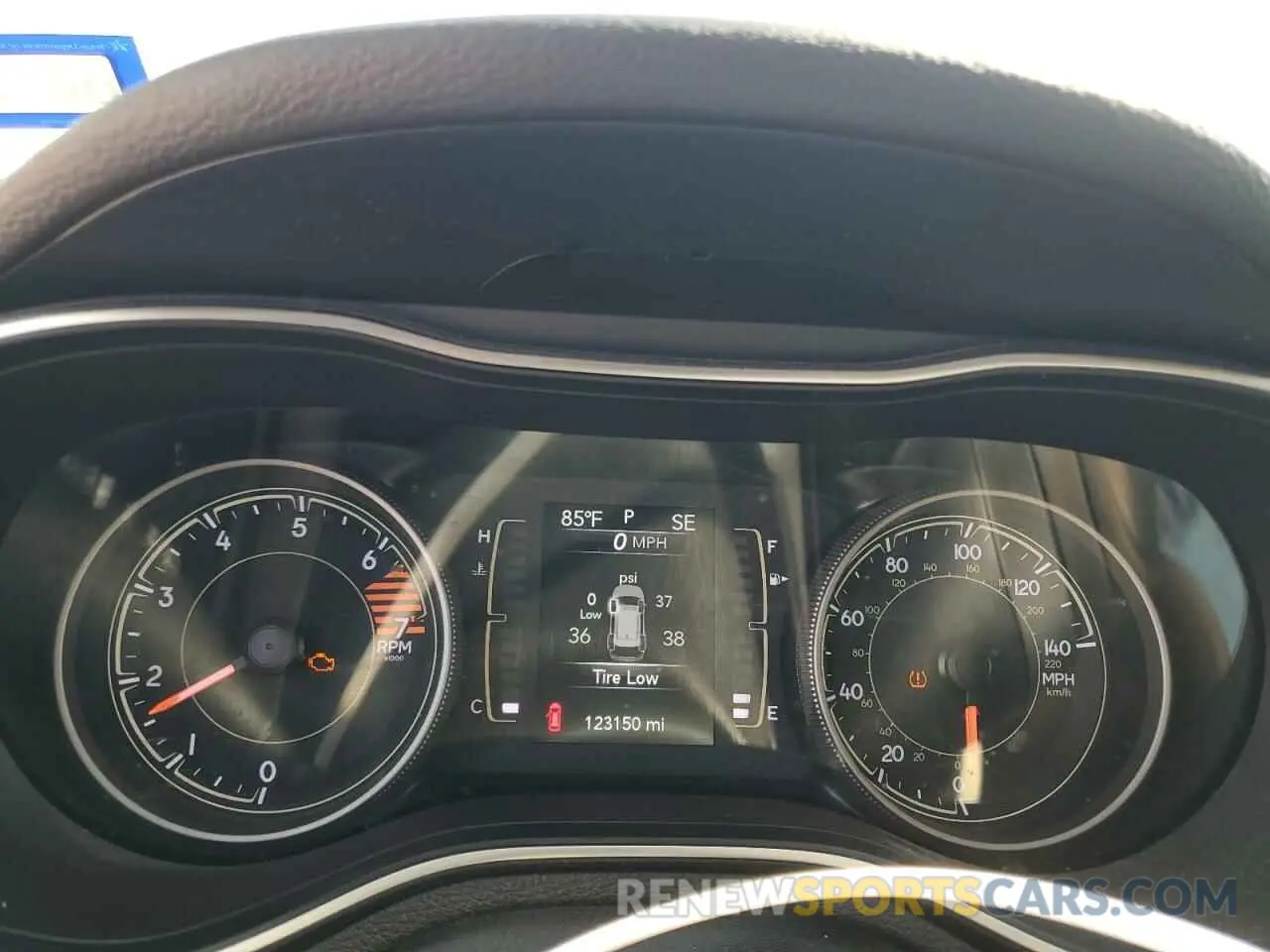 9 Photograph of a damaged car 1C4PJLLB9KD204771 JEEP GRAND CHER 2019