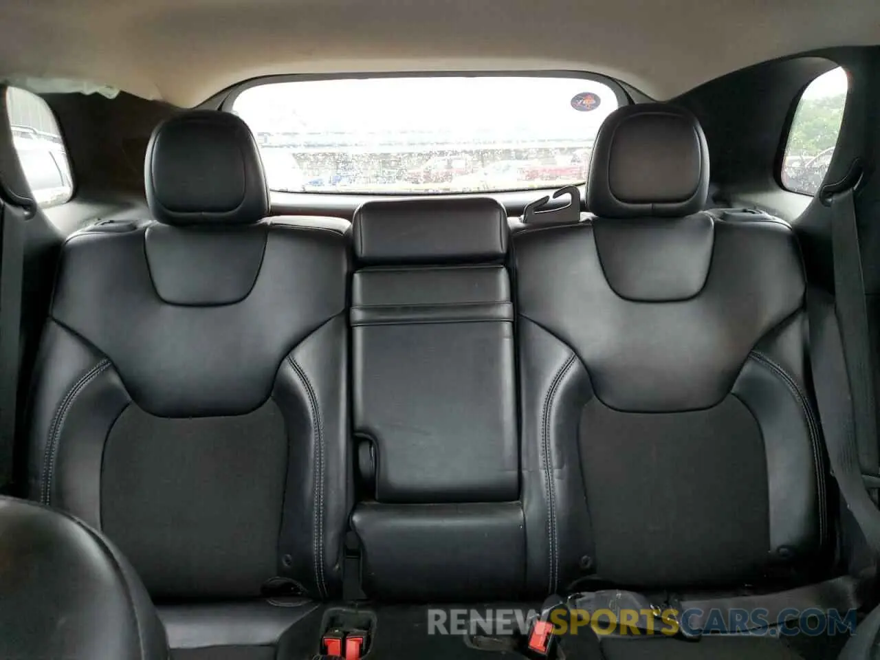 10 Photograph of a damaged car 1C4PJLLB9KD226642 JEEP GRAND CHER 2019