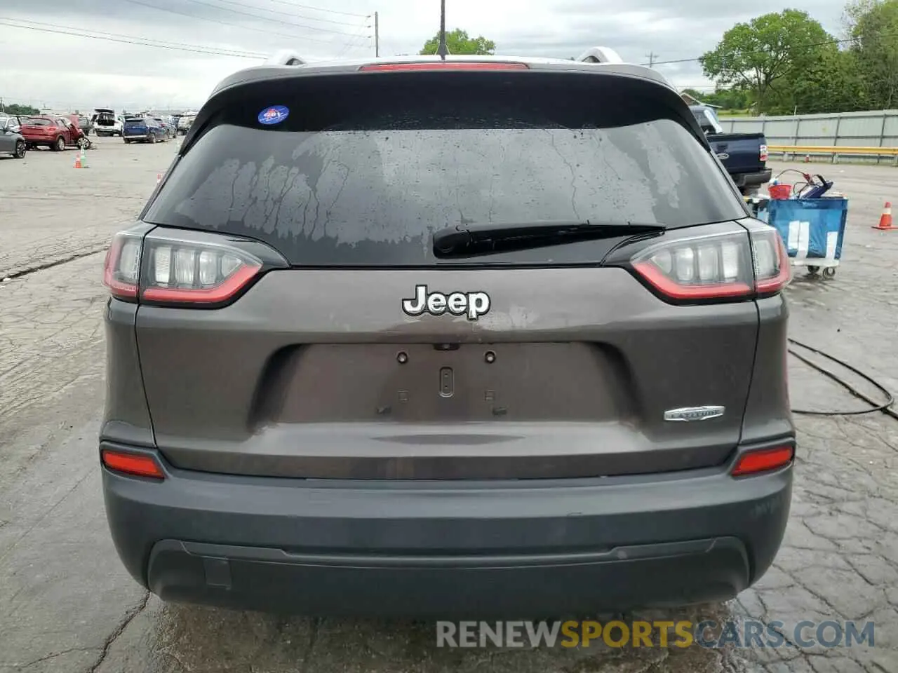 6 Photograph of a damaged car 1C4PJLLB9KD226642 JEEP GRAND CHER 2019