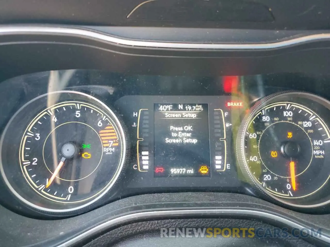 9 Photograph of a damaged car 1C4PJLLB9KD393325 JEEP GRAND CHER 2019