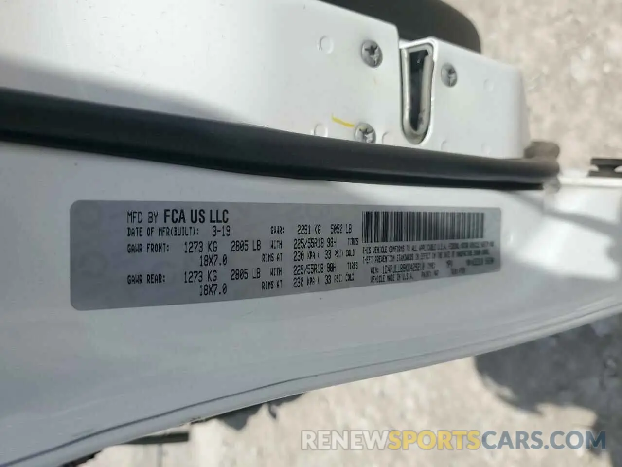 14 Photograph of a damaged car 1C4PJLLB9KD429210 JEEP GRAND CHER 2019