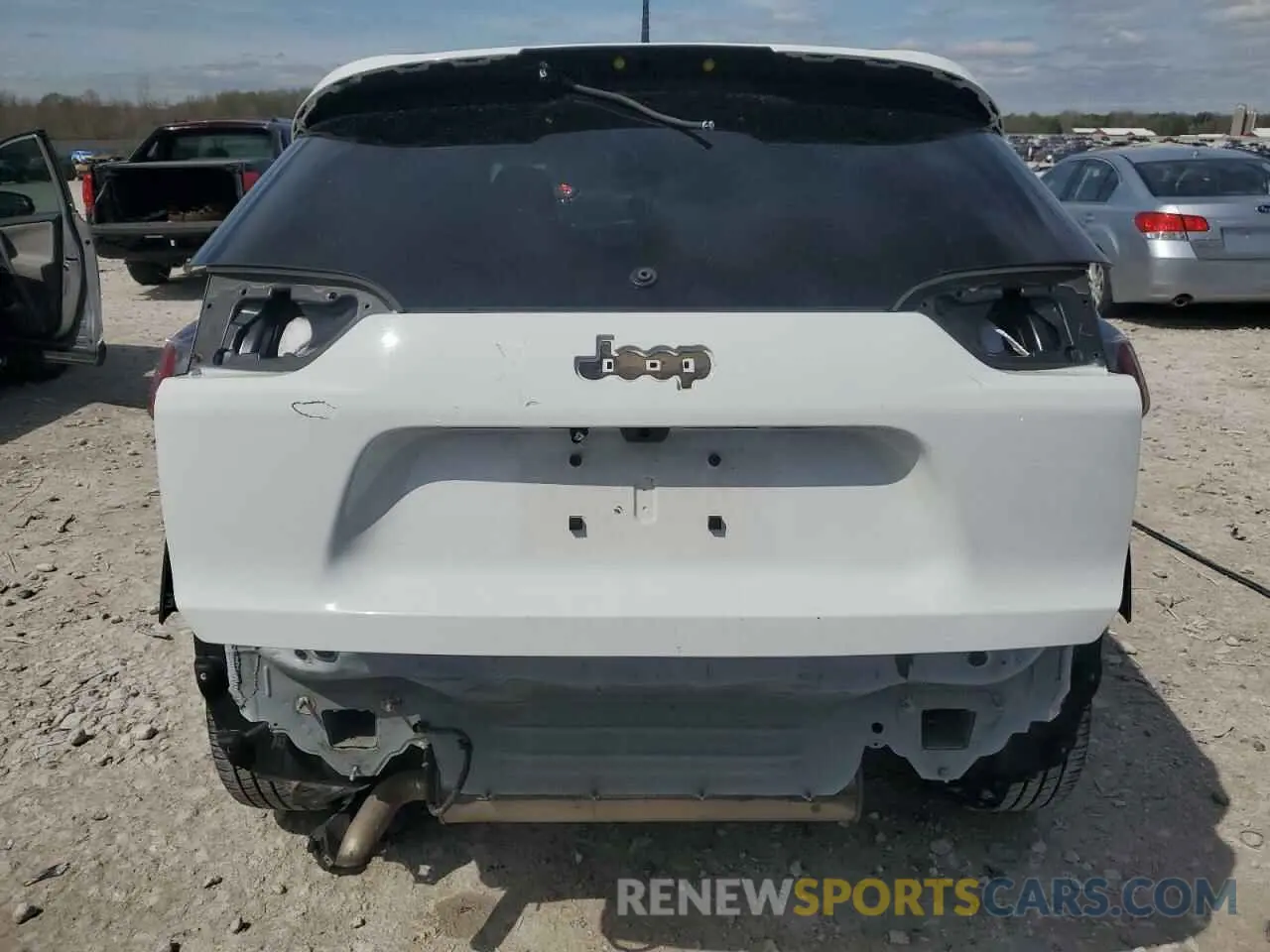 6 Photograph of a damaged car 1C4PJLLB9KD429210 JEEP GRAND CHER 2019