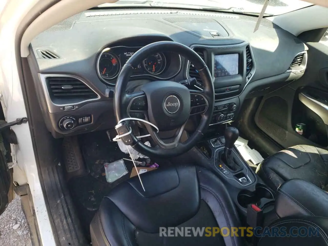 8 Photograph of a damaged car 1C4PJLLBXKD154138 JEEP GRAND CHER 2019