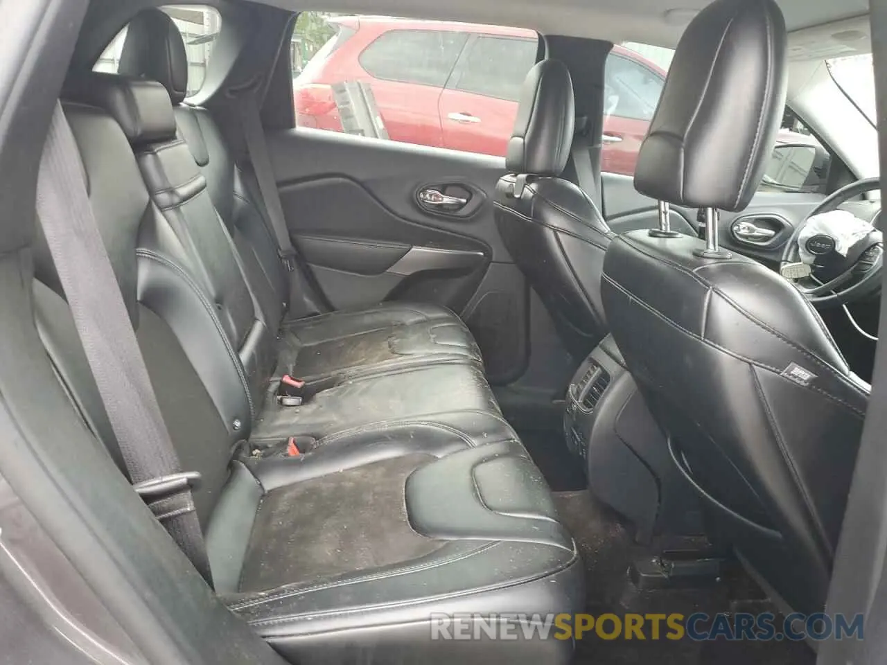 11 Photograph of a damaged car 1C4PJLLBXKD176169 JEEP GRAND CHER 2019
