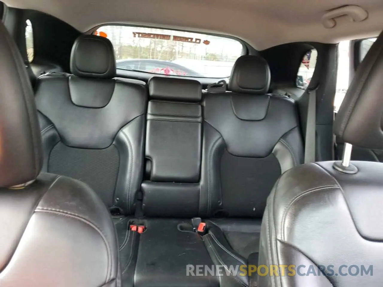 10 Photograph of a damaged car 1C4PJLLBXKD366277 JEEP GRAND CHER 2019
