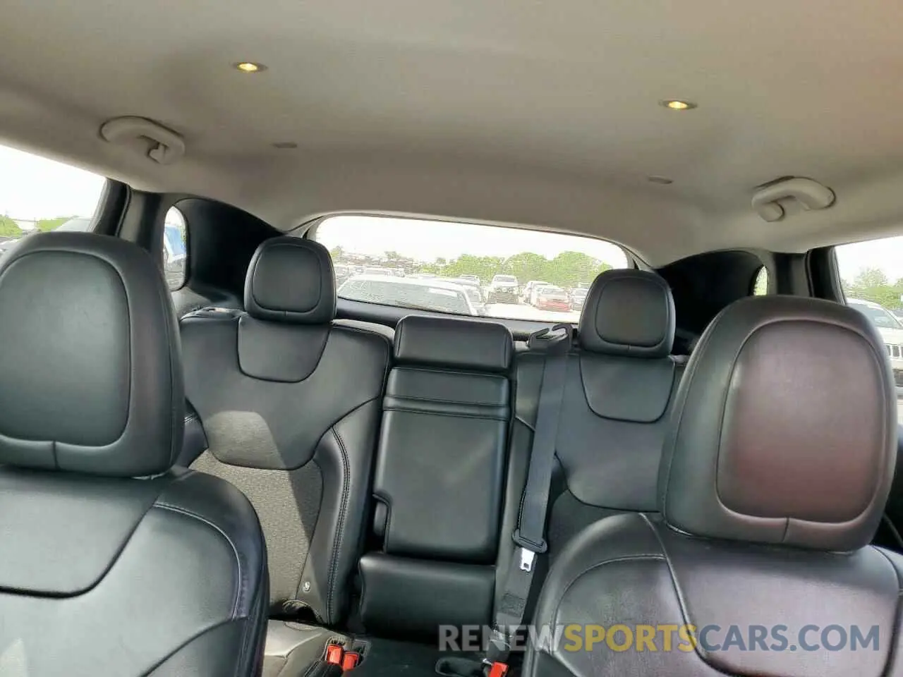 10 Photograph of a damaged car 1C4PJLLN6KD147469 JEEP GRAND CHER 2019