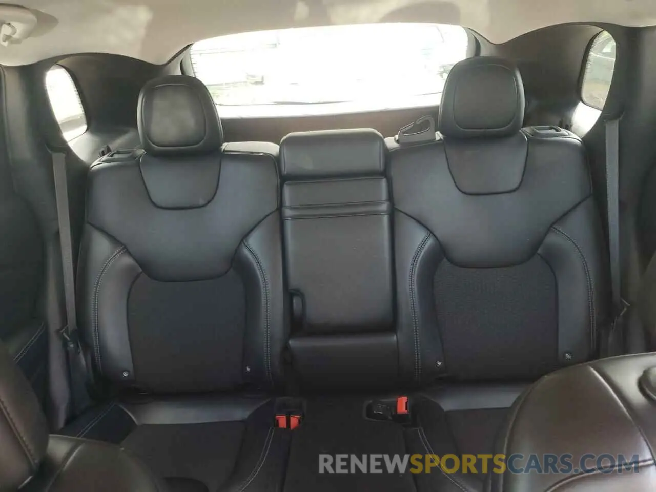 10 Photograph of a damaged car 1C4PJLLN8KD151894 JEEP GRAND CHER 2019
