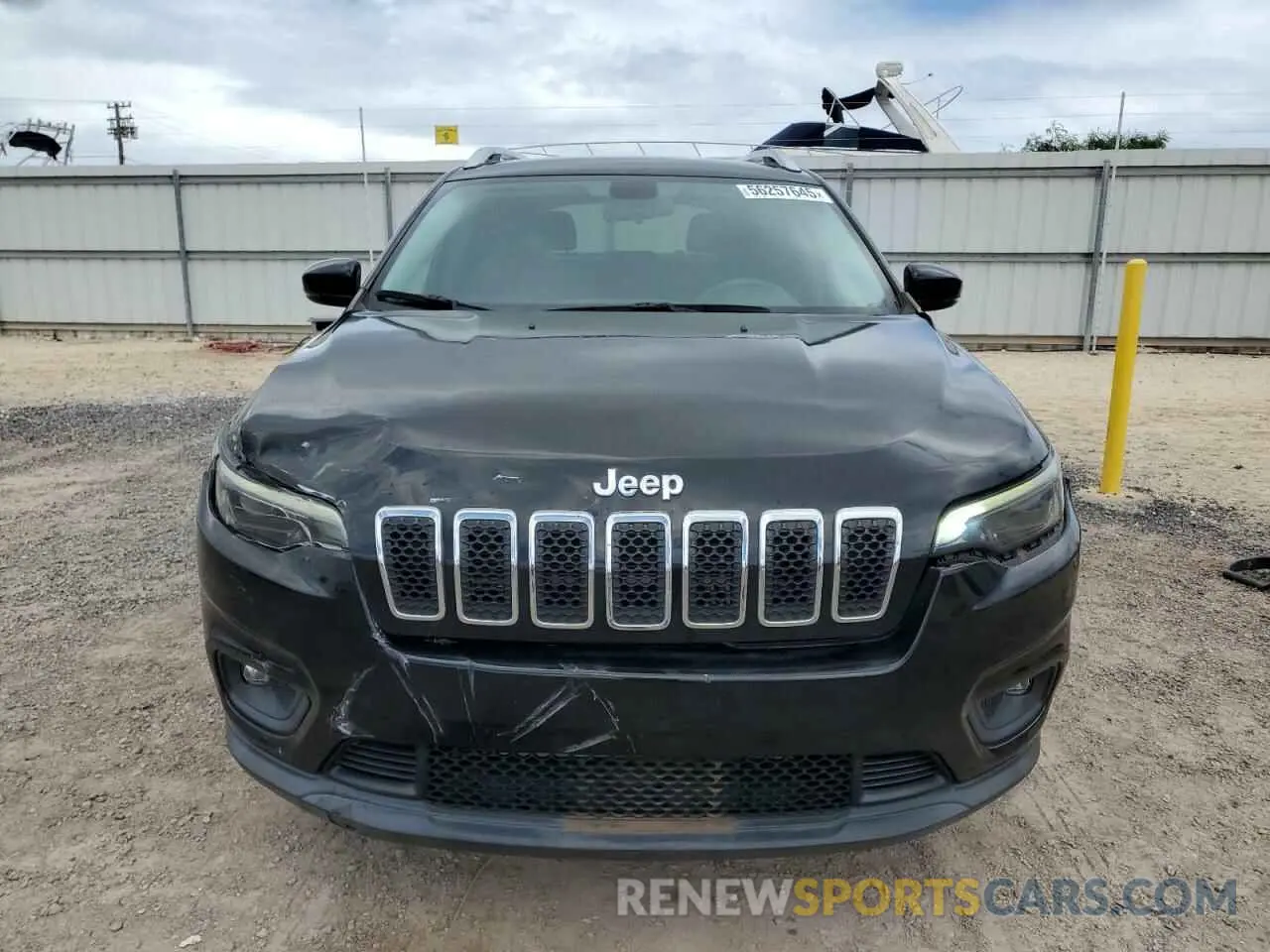 5 Photograph of a damaged car 1C4PJLLX3KD462828 JEEP GRAND CHER 2019