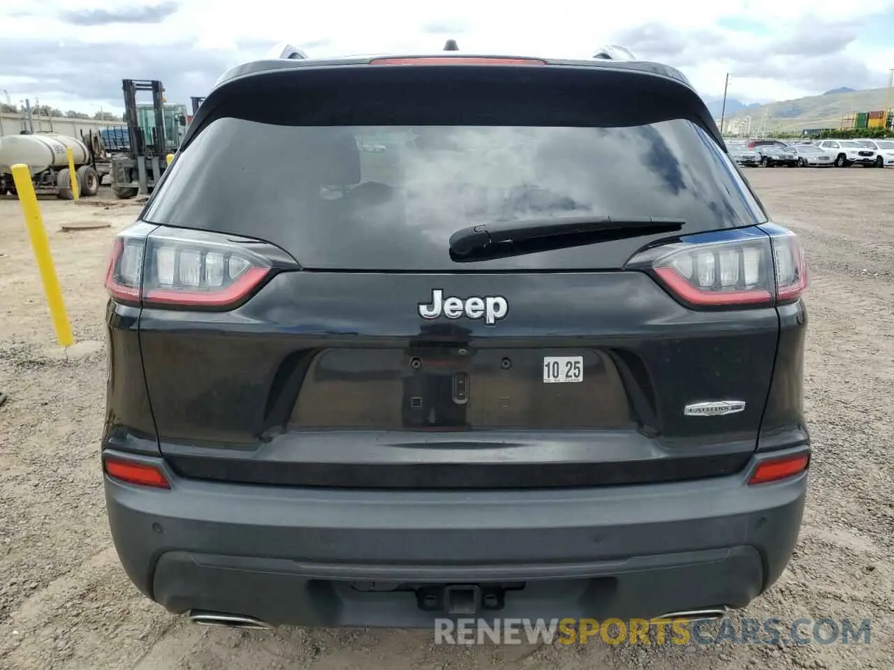 6 Photograph of a damaged car 1C4PJLLX3KD462828 JEEP GRAND CHER 2019
